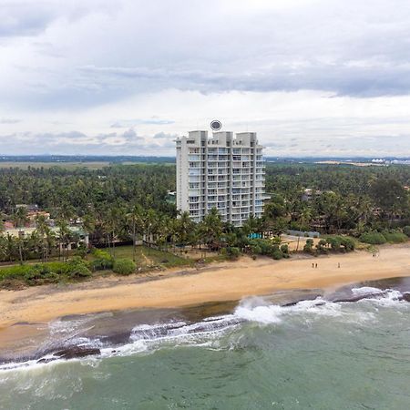 Aqua Vista Apartment Uswetakeiyawa Bagian luar foto