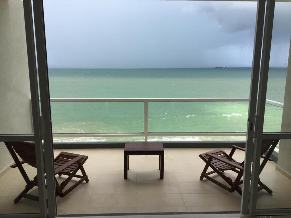 Aqua Vista Apartment Uswetakeiyawa Bagian luar foto