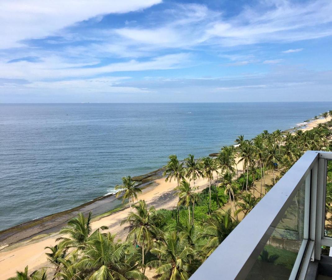 Aqua Vista Apartment Uswetakeiyawa Bagian luar foto